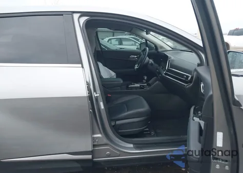 2024 Kia Sportage Ex z USA, uszkodzony, nr VIN KNDPV3DF2R7269573